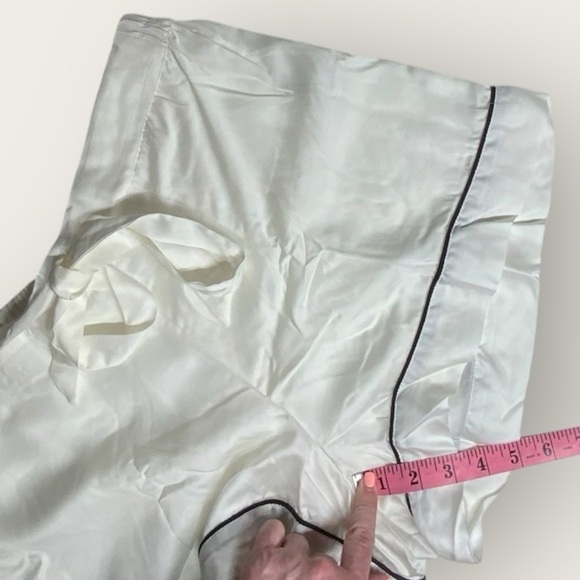 NWT | Ettitude | Signature Sateen Shorts | Cloud White/Black | Large - Picture 11 of 11